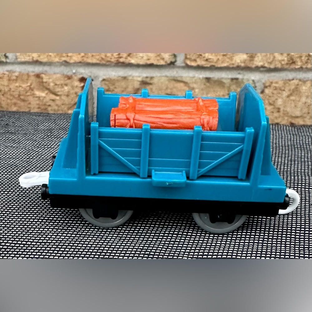 Thomas & Friends Blue Lumbar Dumping Cargo Cart